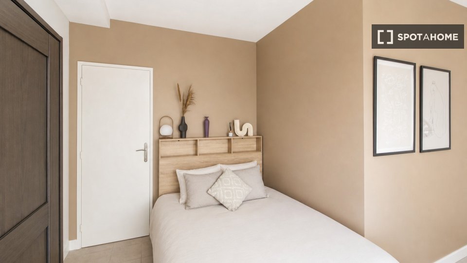 Chambre double Paris, 4 chambres — photo 28