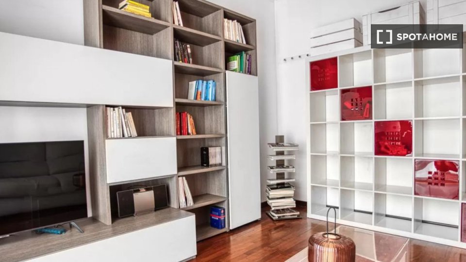 Apartment Milan, 1 bed — photo 2