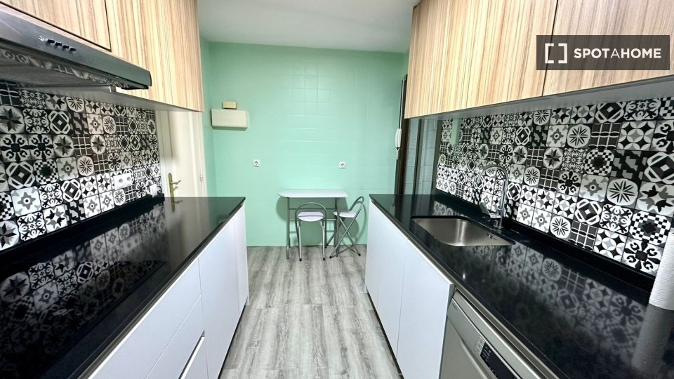 Double room Madrid, 3 beds — photo 10