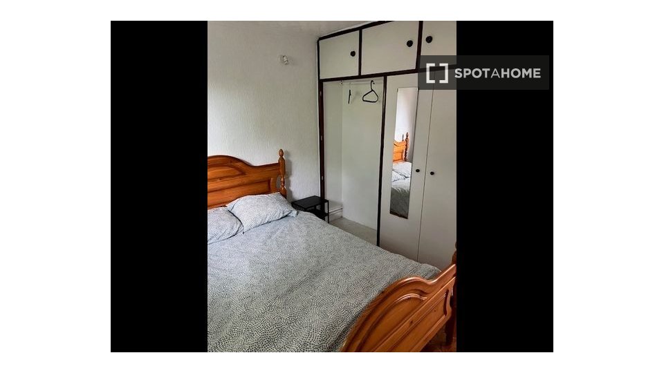 Double room Madrid, 3 beds, 60m² — photo 10