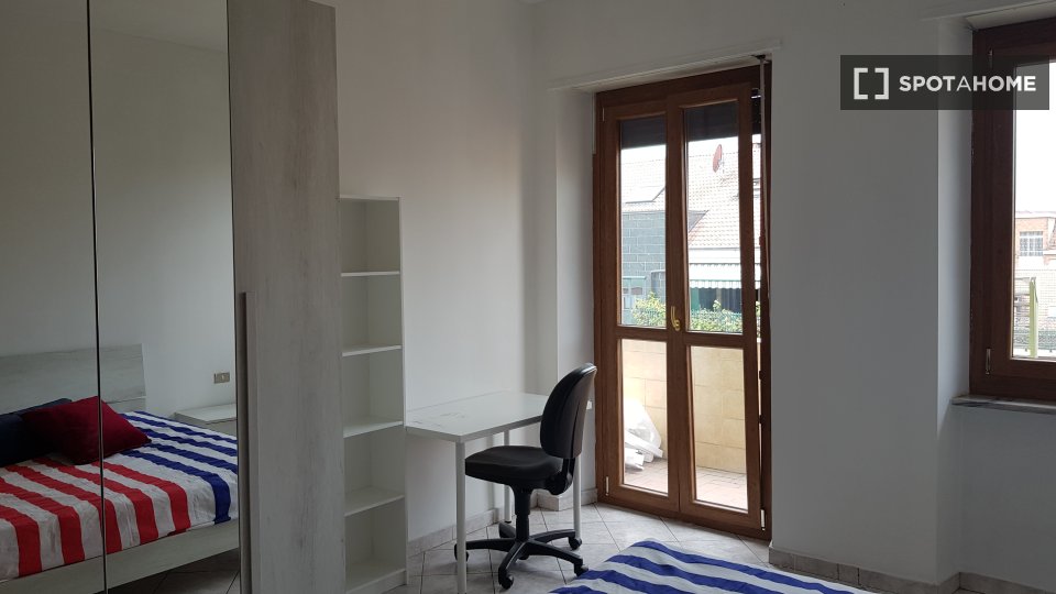Double room Turin, 3 beds, 96m² — photo 1