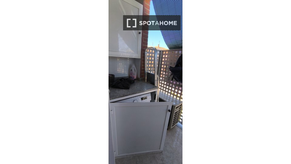 Double room Valencia, 2 beds, 120m² — photo 3