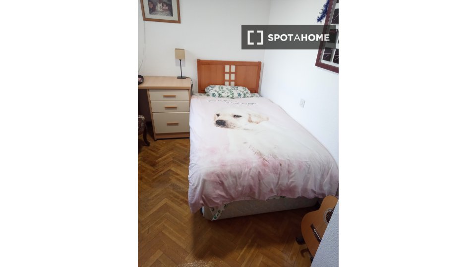 Double room Madrid, 3 beds, 100m² — photo 13