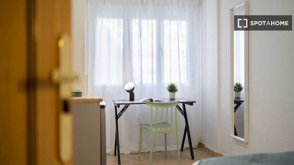 Double room Madrid, 25 beds — photo 51