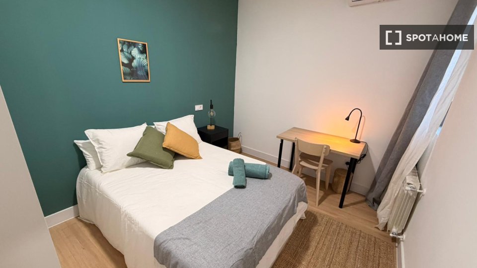 Habitación en piso compartido en alquiler en Embajadores, Madrid