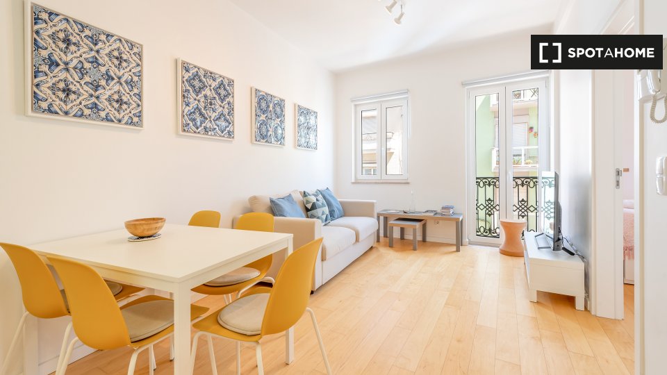 Apartment Lisbon, 2 beds, 65m² — photo 18