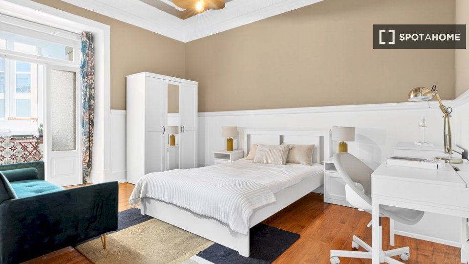Double room Lisbon, 5 beds — photo 10