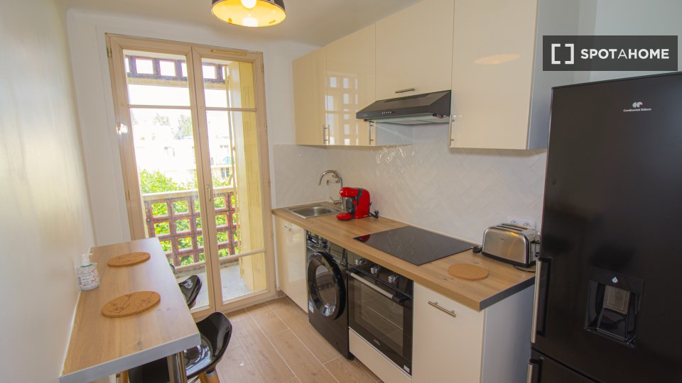 Double room Paris, 3 beds, 66m² — photo 19