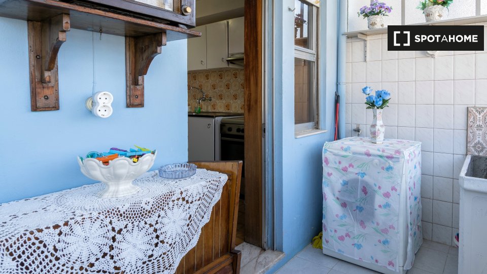 Double room Porto, 2 beds, 20m² — photo 13