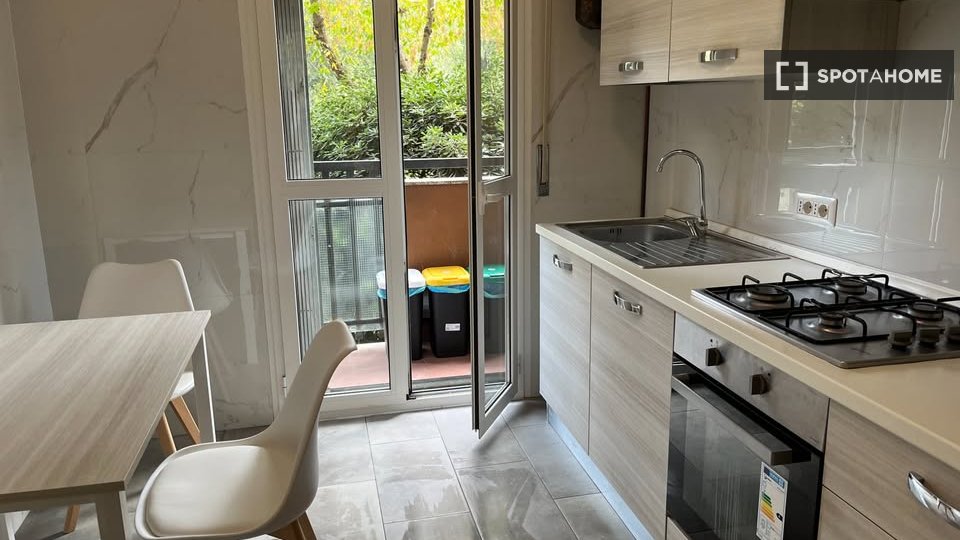 Double room Milan, 3 beds, 80m² — photo 8