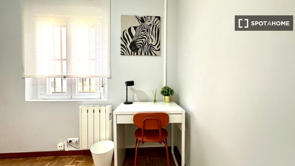 Double room Madrid, 3 beds — photo 3