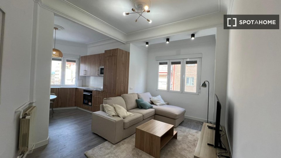 Apartment Madrid, 3 beds, 90m² — photo 1