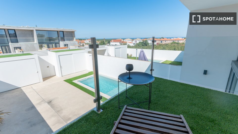 Apartment Lisbon, 2 beds, 147m² — photo 2