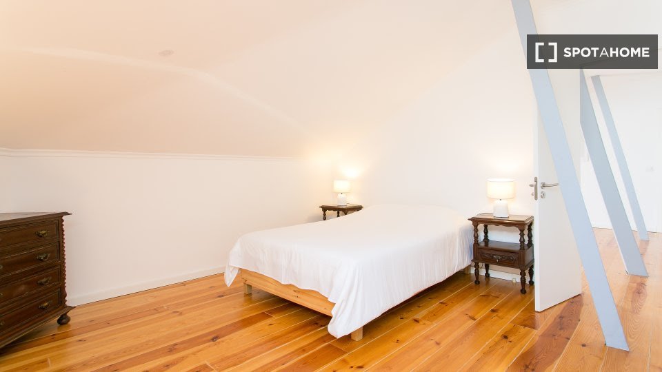 Double room Lisbon, 8 beds — photo 11