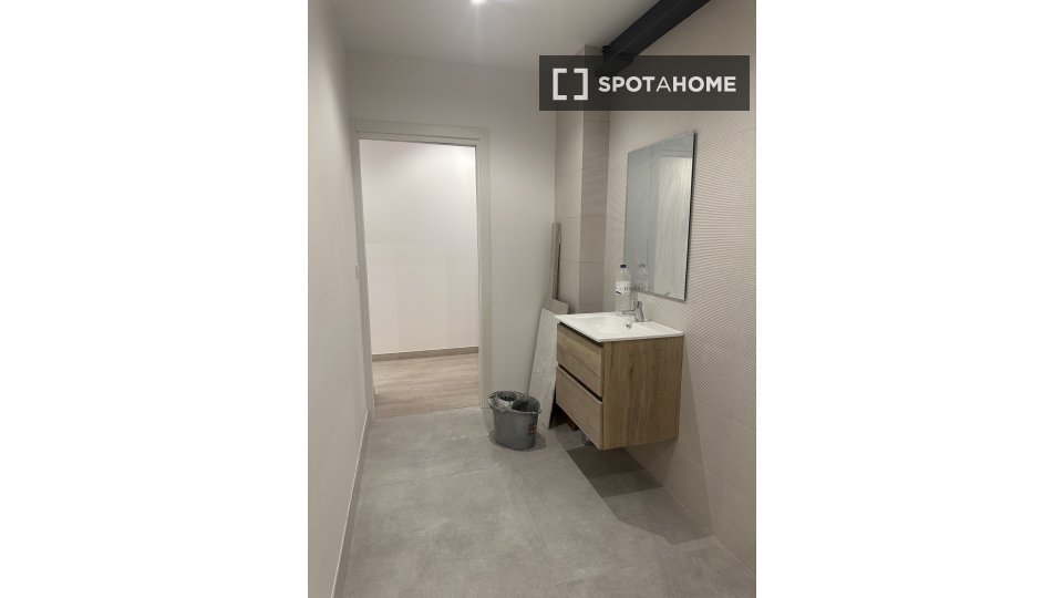 Apartment Barcelona, 3 beds, 60m² — photo 2