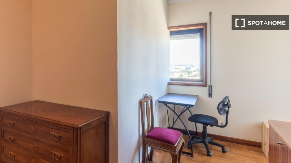 Double room Porto, 5 beds, 115m² — photo 10