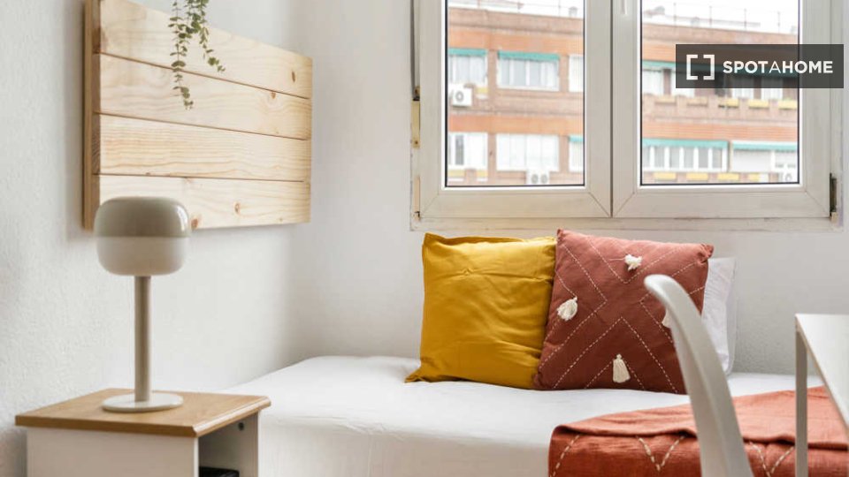 Double room Madrid, 6 beds — photo 46