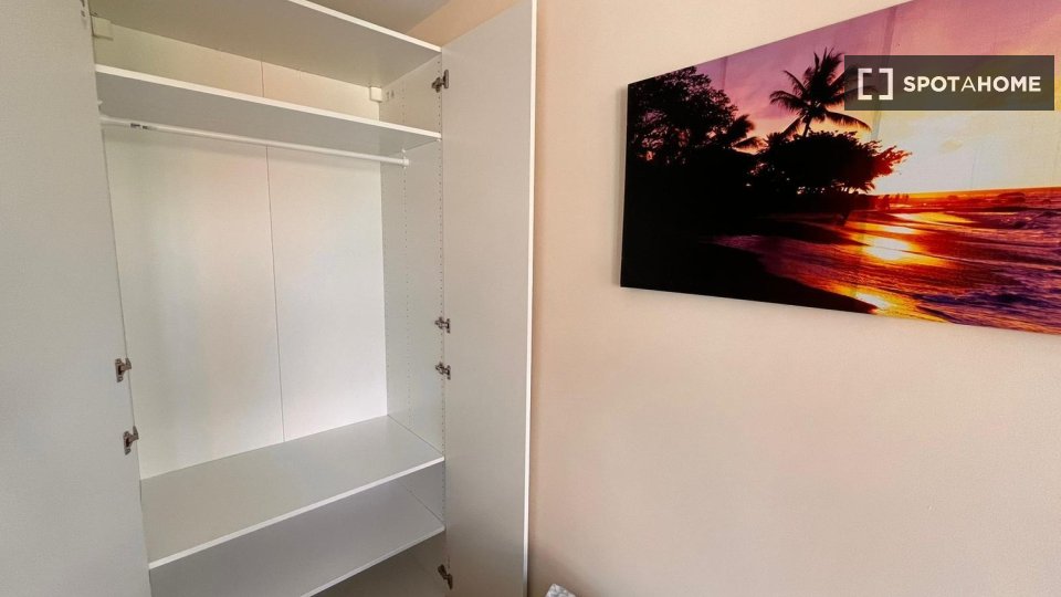 Double room Madrid, 4 beds — photo 10