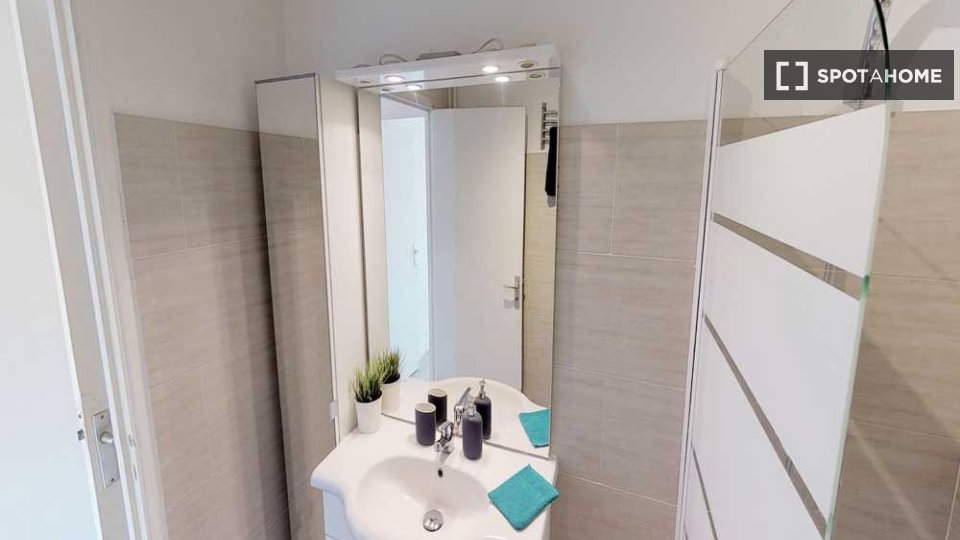 Double room Paris, 4 beds, 80m² — photo 7