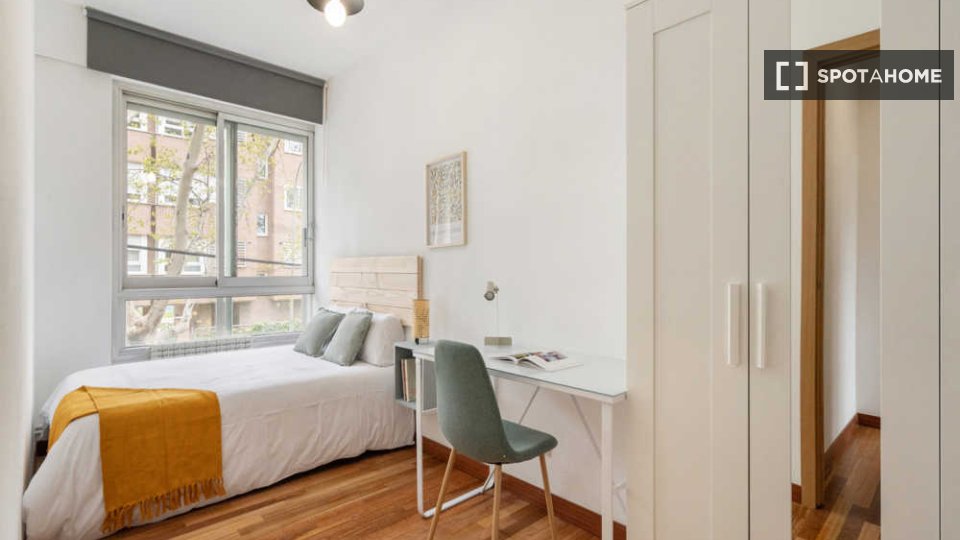 Double room Madrid, 10 beds — photo 37