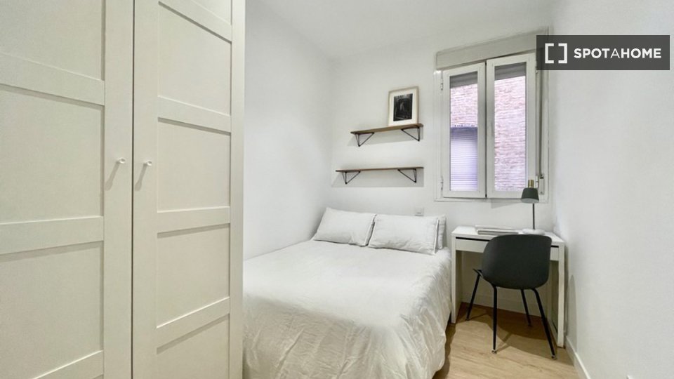 Double room Madrid, 12 beds — photo 4