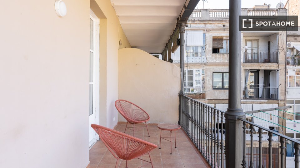 Double room Barcelona, 5 beds, 100m² — photo 4