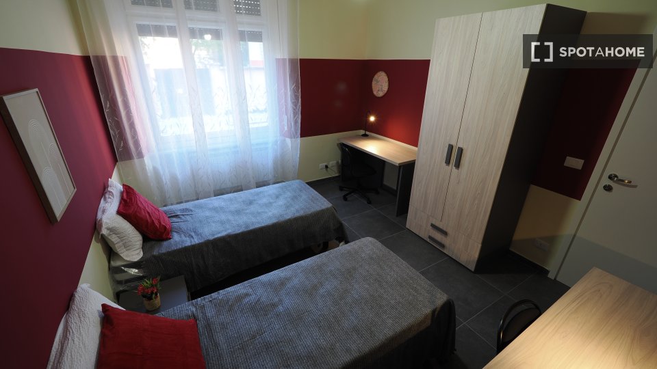 Double room Turin, 2 beds — photo 14