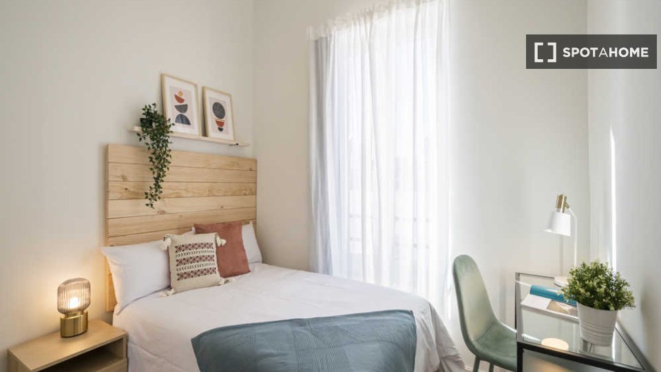Double room Madrid, 17 beds — photo 35