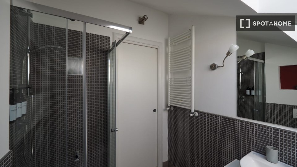 Double room Turin, 2 beds — photo 18