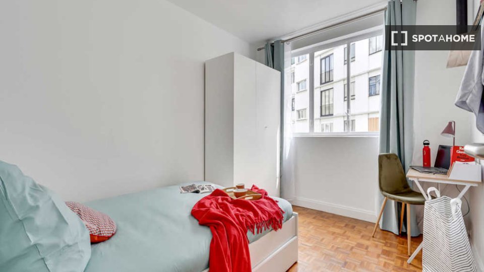 Double room Paris, 3 beds, 60m² — photo 23