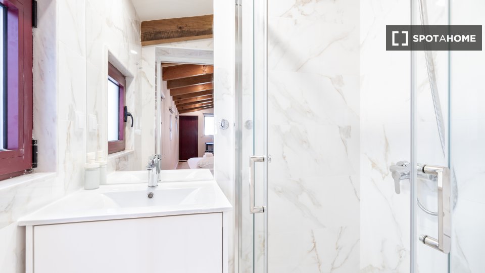 Double room Porto, 2 beds — photo 16