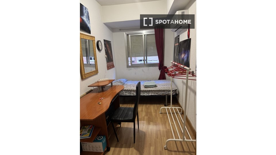 Double room Madrid, 4 beds, 125m² — photo 1