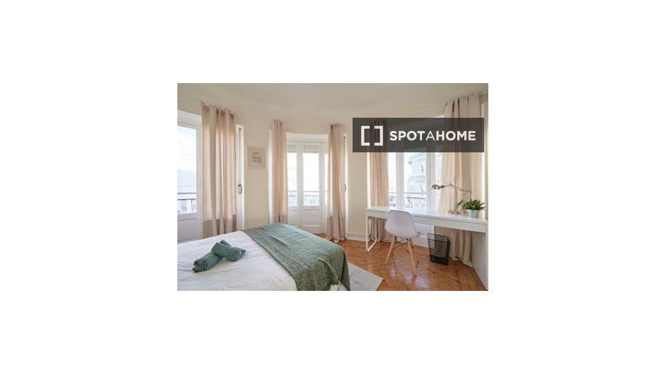 Double room Lisbon, 5 beds — photo 6