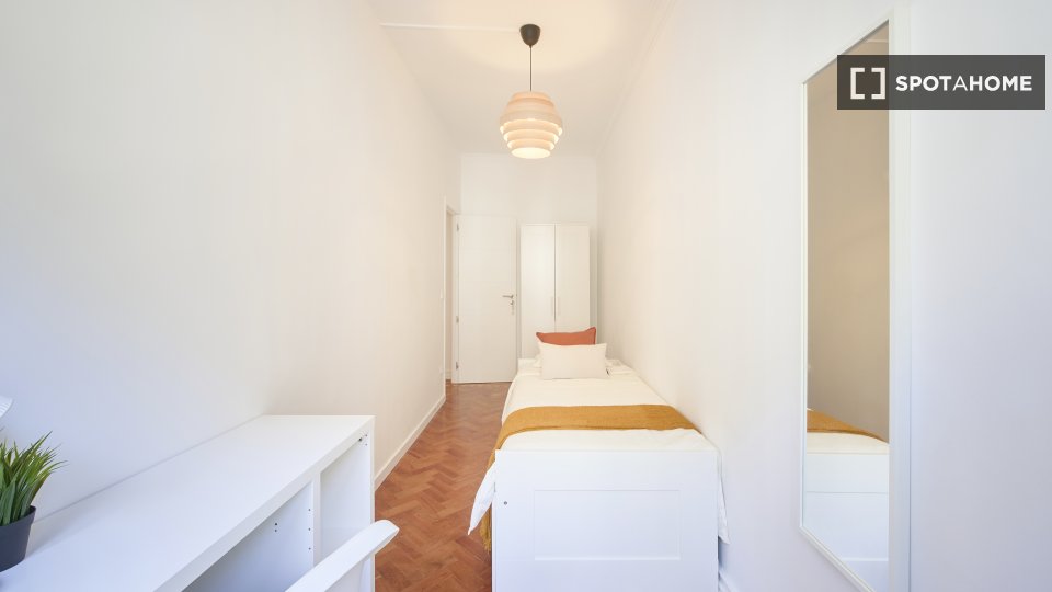 Double room Lisbon, 8 beds — photo 5