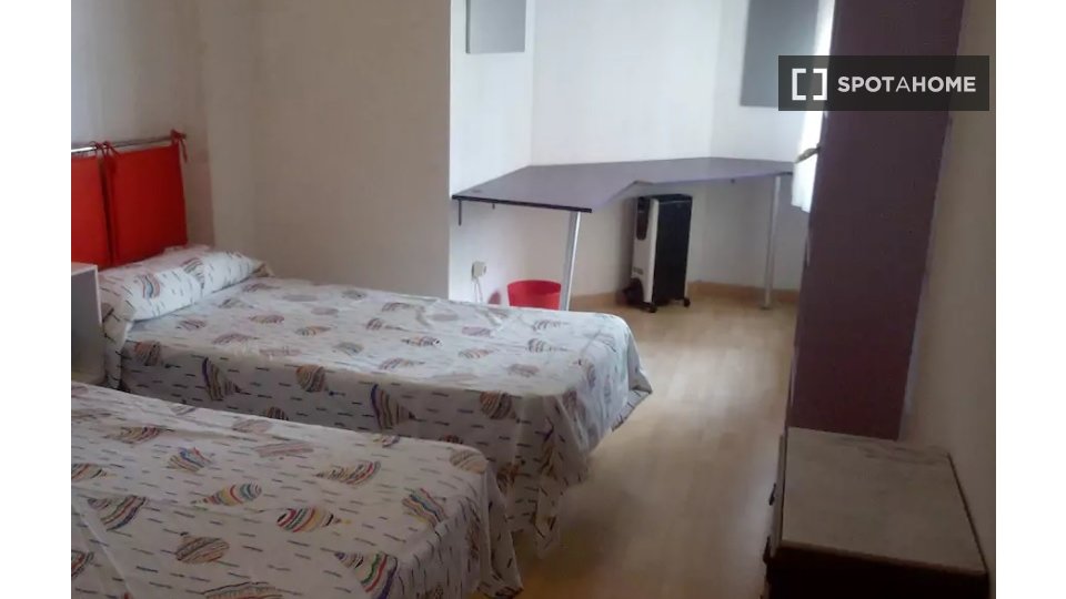 Apartment Barcelona, 3 beds, 65m² — photo 7