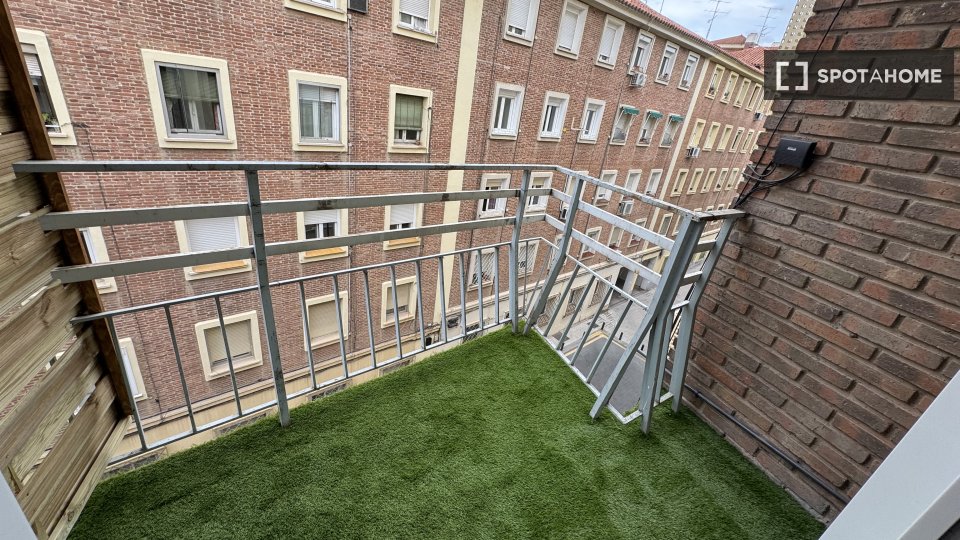 Double room Madrid, 4 beds, 65m² — photo 14