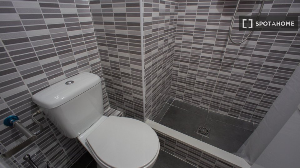 Double room Valencia, 5 beds, 120m² — photo 28