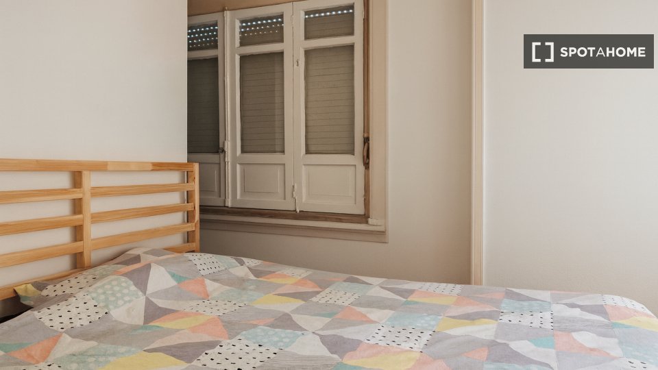 Double room Lisbon, 6 beds — photo 19