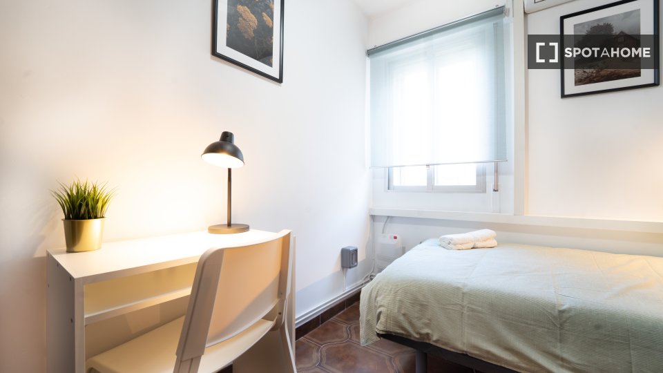 Double room Madrid, 4 beds — photo 10