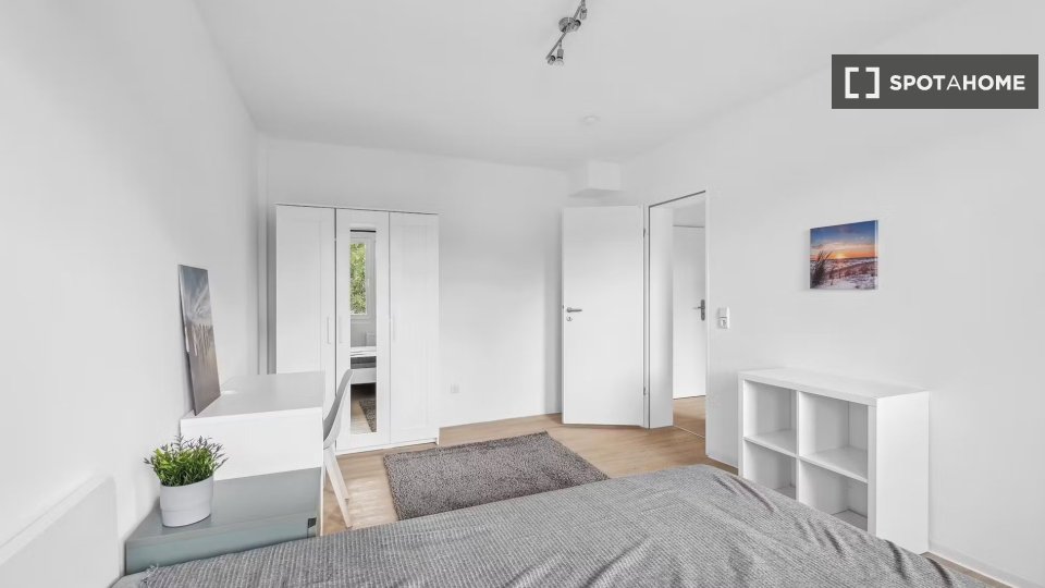 Double room Hamburg, 2 beds, 43m² — photo 5