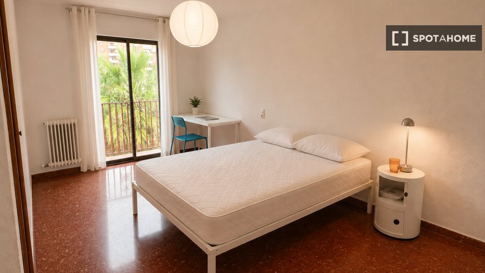 Habitación en un piso compartido de 3 habitaciones en Fígares, Granada.