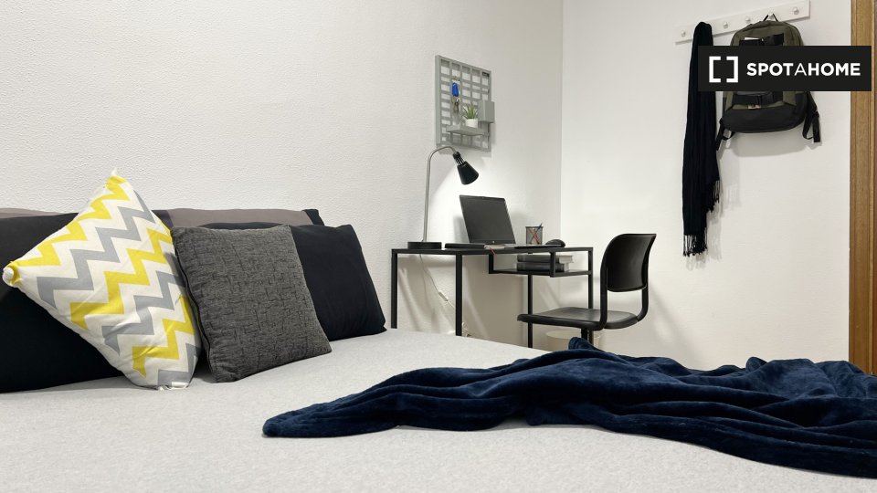 Double room Madrid, 5 beds, 95m² — photo 15
