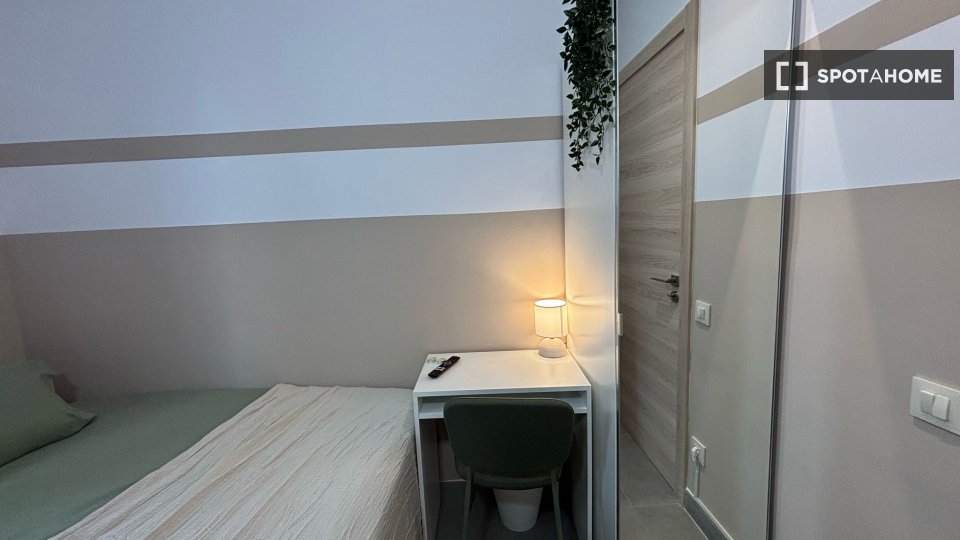 Double room Barcelona, 4 beds, 90m² — photo 8
