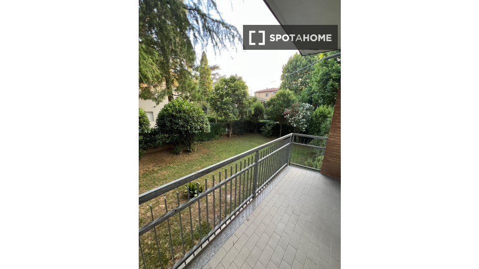 Double room Bologna, 3 beds, 130m² — photo 6
