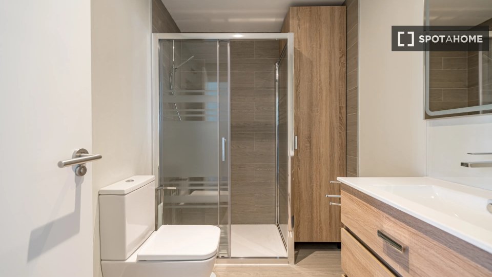 Double room Madrid, 5 beds — photo 2