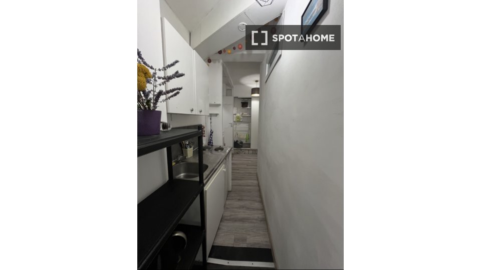 Double room Lyon, 2 beds, 28m² — photo 12