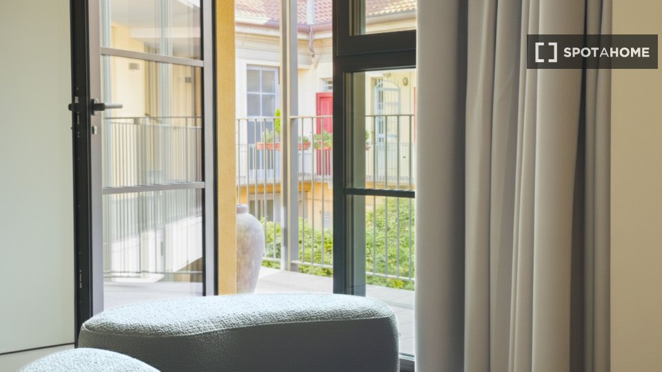 Apartment Milan, 2 beds, 60m² — photo 2