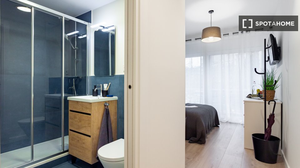 Double room Barcelona, 12 beds, 360m² — photo 3