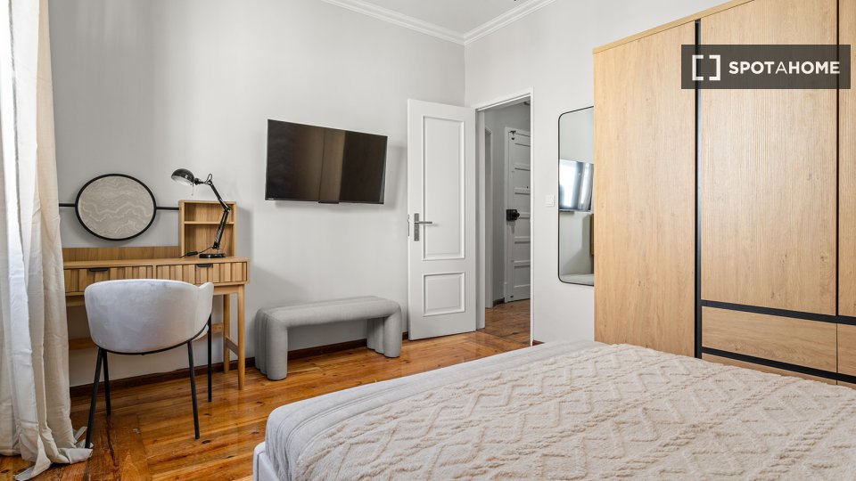 Double room Lisbon, 8 beds — photo 32