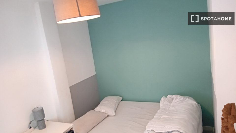 Double room Madrid, 3 beds, 75m² — photo 27